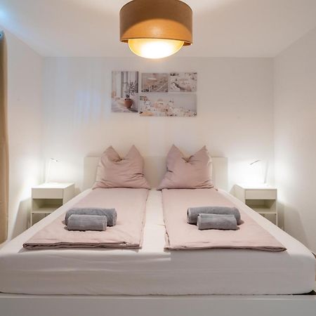Schoene Wohnung An Toplage Mit Gratis Parkplatz! Gambarogno Exterior foto