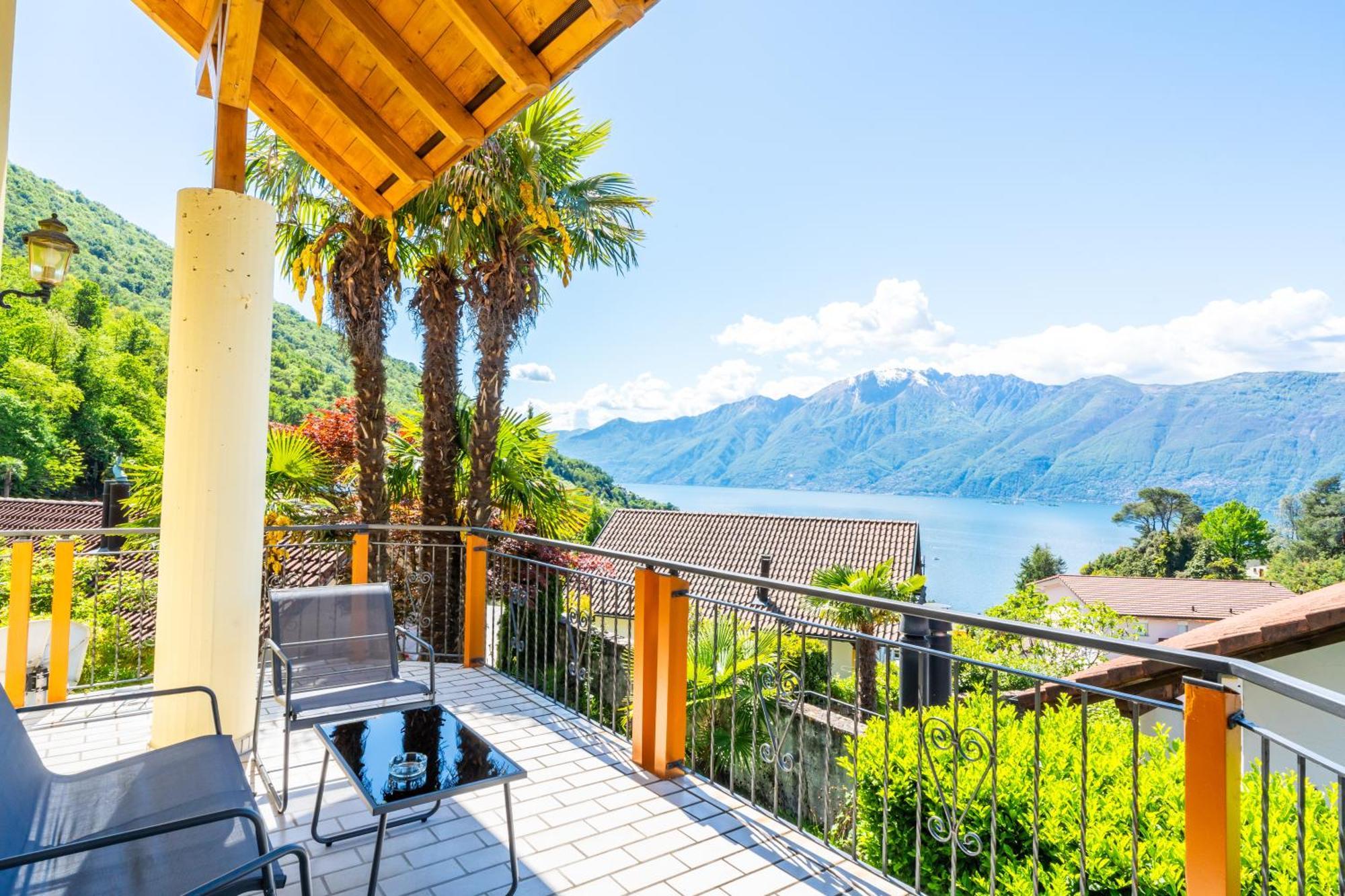 Schoene Wohnung An Toplage Mit Gratis Parkplatz! Gambarogno Exterior foto